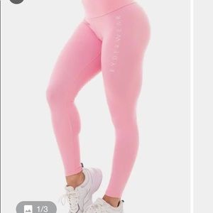 Ryderwear pink scrunch bum leggins